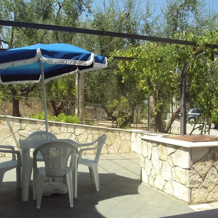 Residenza Piccolo Uliveto מלון דירות *